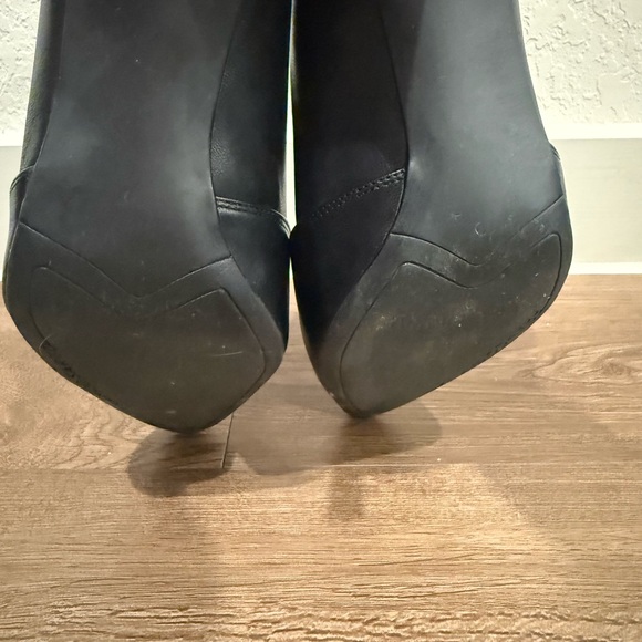 Franco Sarto Black 3.5 inch Heels Elegant Design Size 9 - Picture 7 of 10